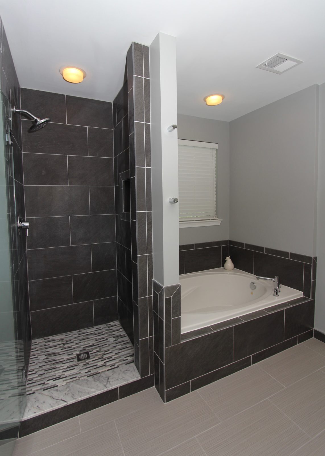 Bel Air Gray Tub