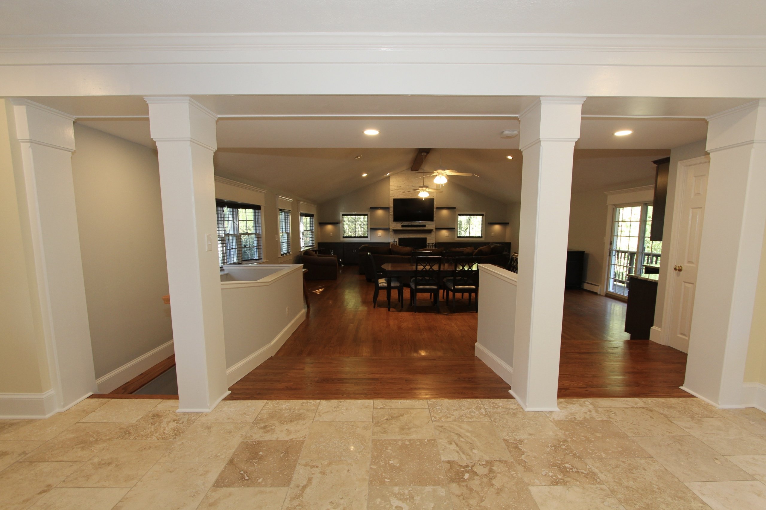 Family_room_entry